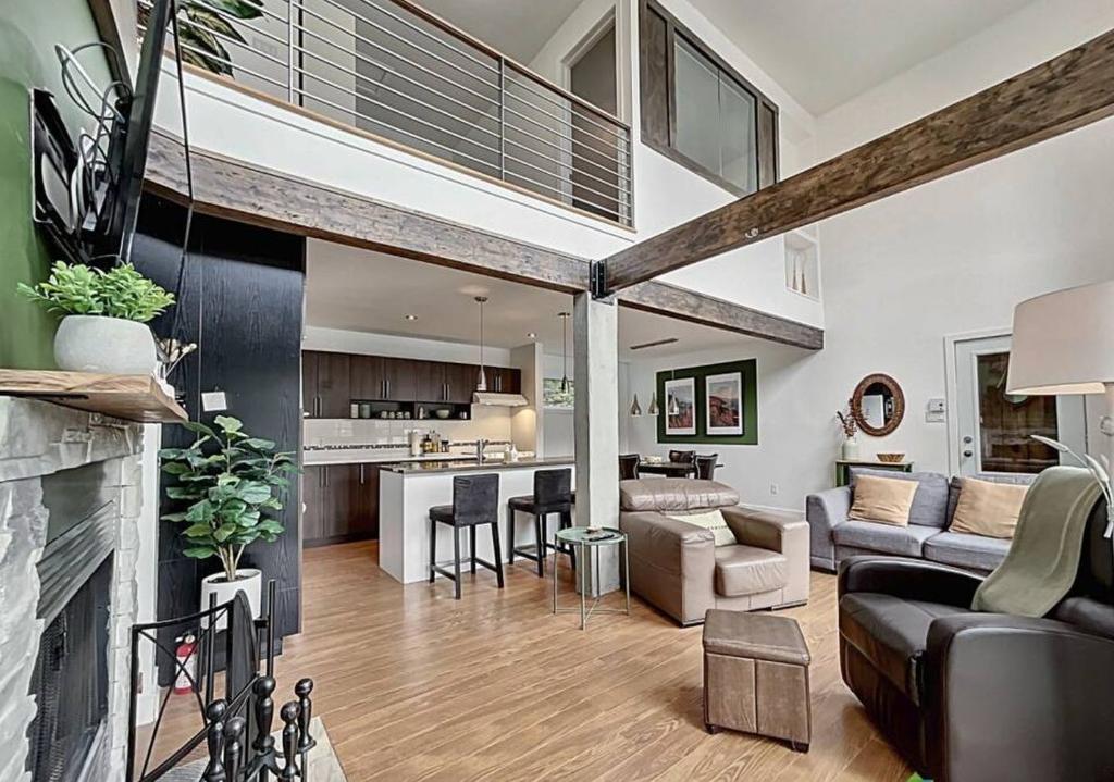 Living room - 2705 Route 323 N., Amherst, QC - Indoor With Fireplace