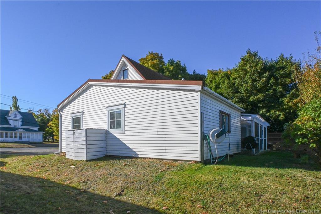 309 Saint-Pierre O Blvd, Caraquet, NB