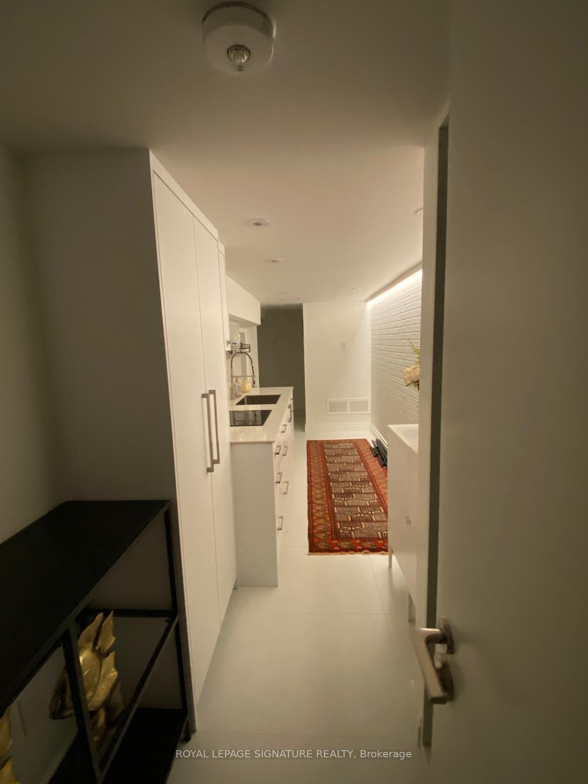 Bacholor-19 Teddington Park Avenue, Toronto, ON - Indoor Photo Showing Other Room