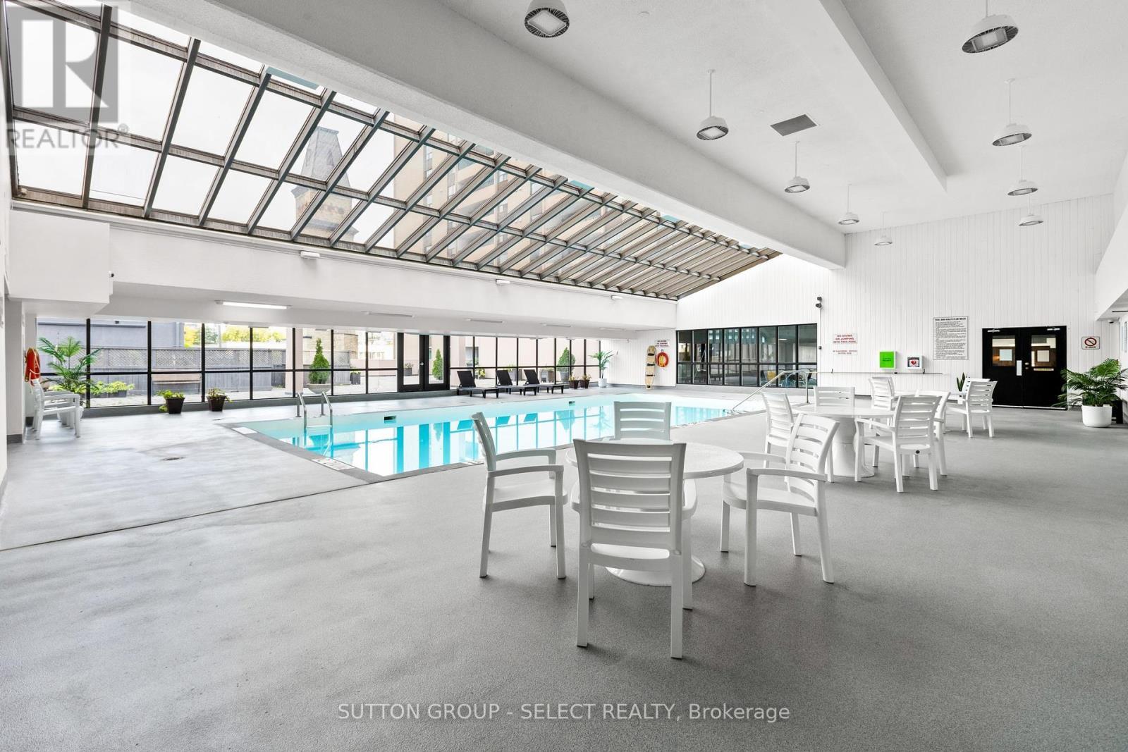 S01702 - 380 King Street, London East (East K), ON - Indoor Photo Showing Other Room With In Ground Pool