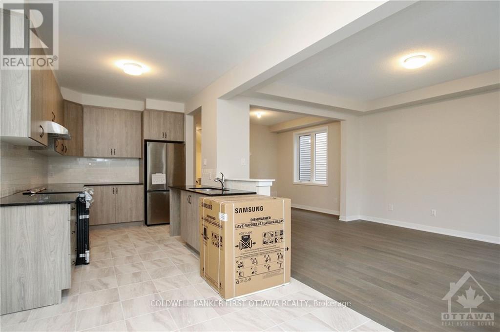 71 Kindred Row, Ottawa, ON - Indoor Photo Showing Kitchen With Stainless Steel Kitchen