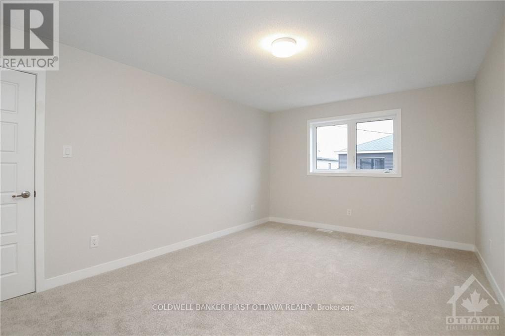 71 Kindred Row, Ottawa, ON - Indoor Photo Showing Other Room