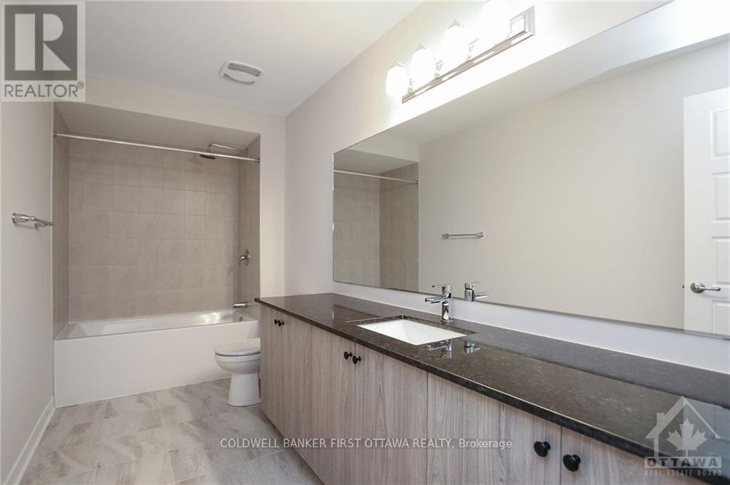 71 Kindred Row, Ottawa, ON - Indoor Photo Showing Bathroom