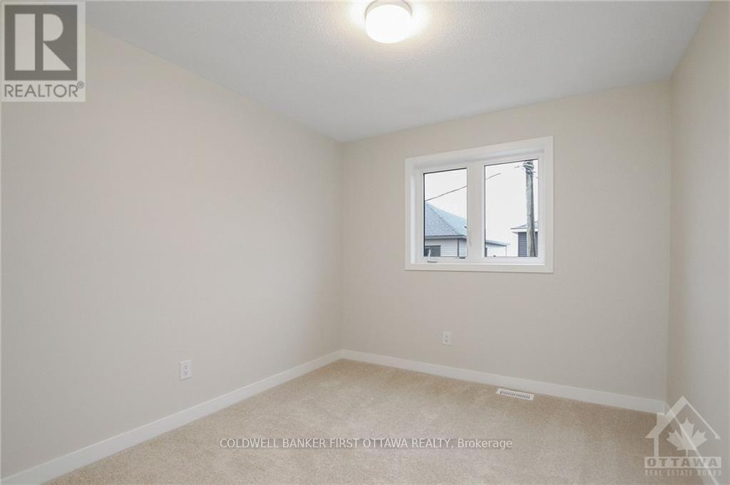 71 Kindred Row, Ottawa, ON - Indoor Photo Showing Other Room
