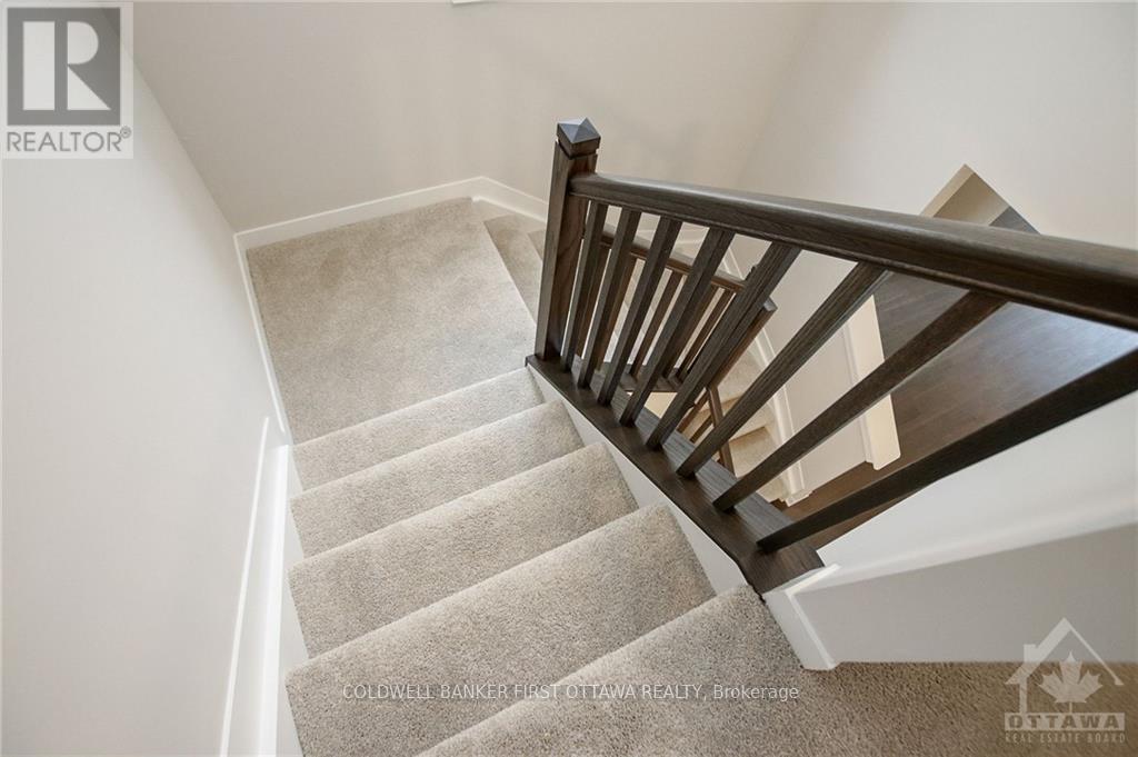 71 Kindred Row, Ottawa, ON - Indoor Photo Showing Other Room