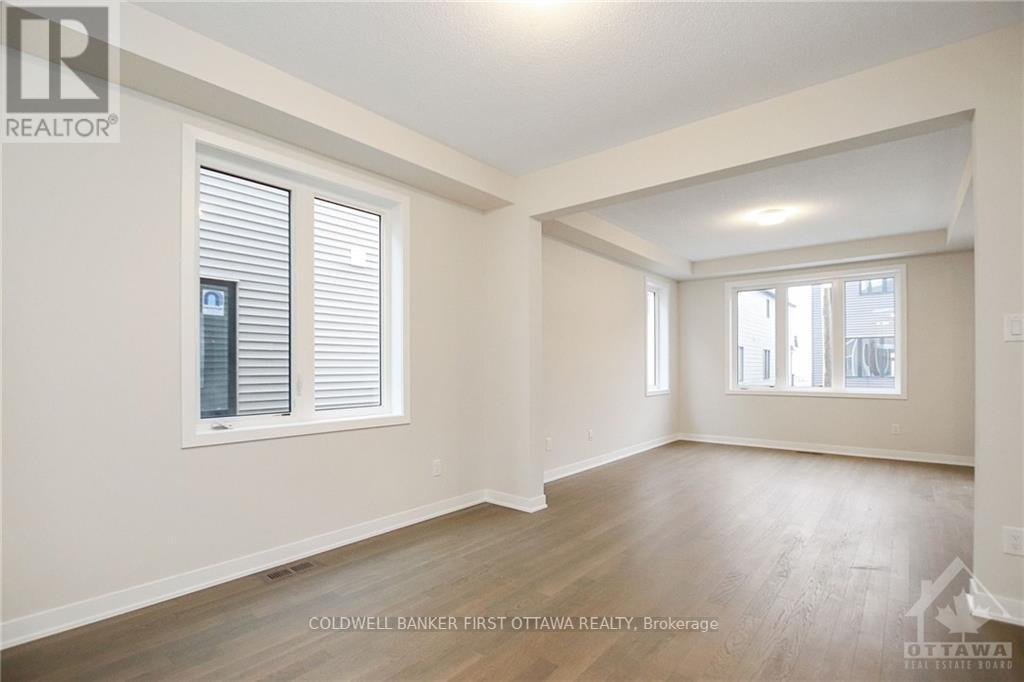 71 Kindred Row, Ottawa, ON - Indoor Photo Showing Other Room