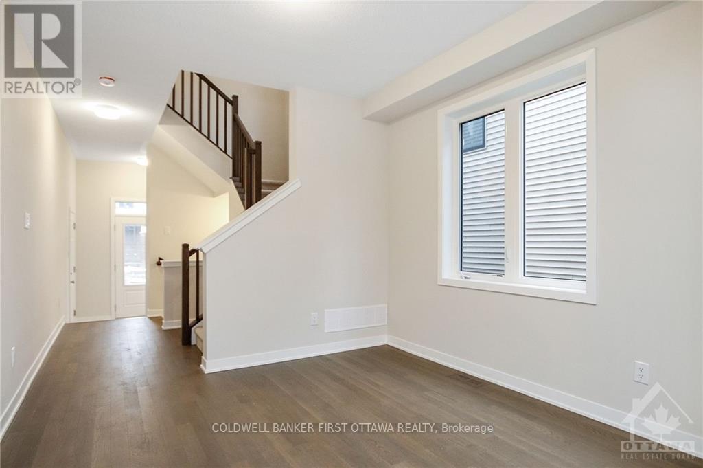 71 Kindred Row, Ottawa, ON - Indoor Photo Showing Other Room