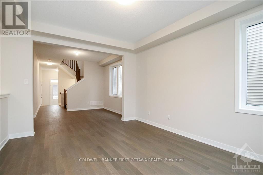 71 Kindred Row, Ottawa, ON - Indoor Photo Showing Other Room