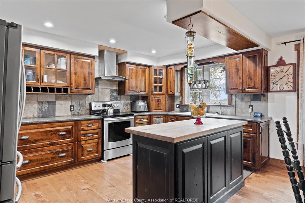 6653 St Phillippes Line, Grande Pointe, ON