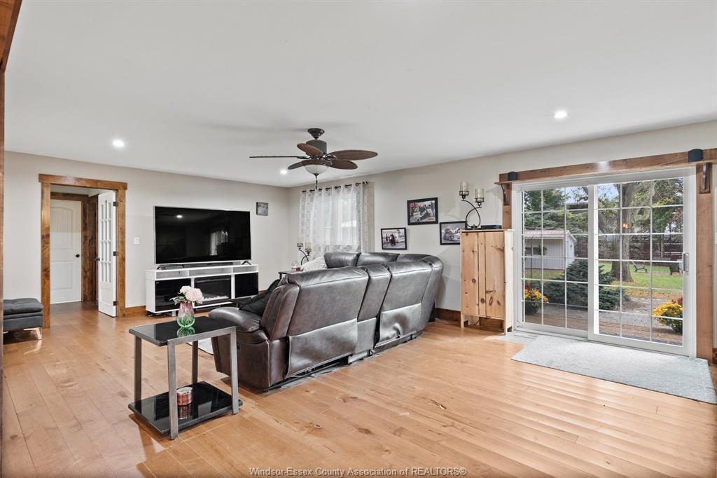 6653 St Phillippes Line, Grande Pointe, ON