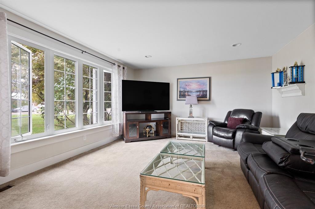 6653 St Phillippes Line, Grande Pointe, ON