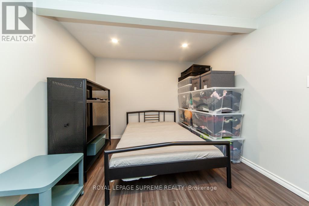 13 Robins Avenue, Hamilton, ON - Indoor