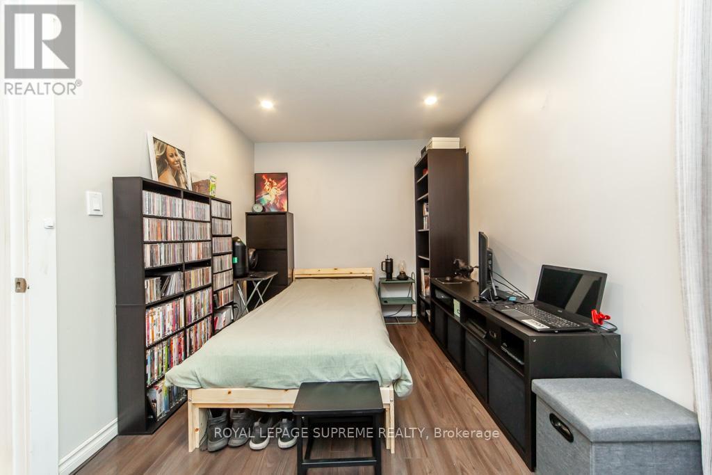 13 Robins Avenue, Hamilton, ON - Indoor