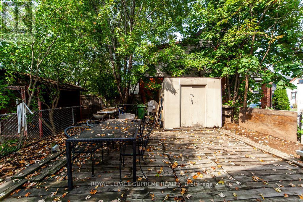 13 Robins Avenue, Hamilton, ON - Outdoor