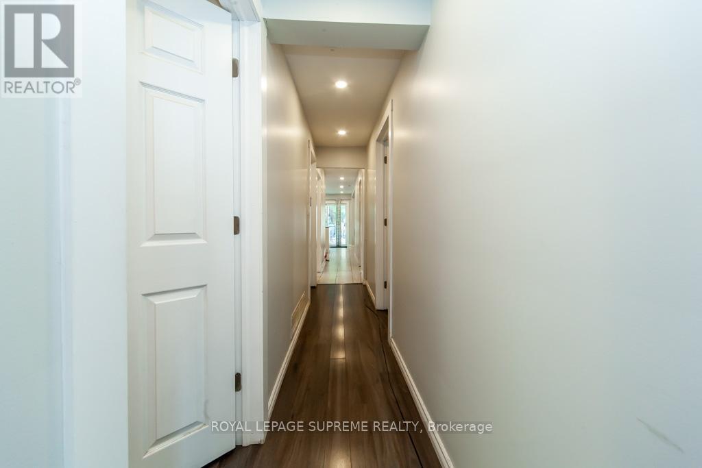 13 Robins Avenue, Hamilton, ON - Indoor Photo Showing Other Room