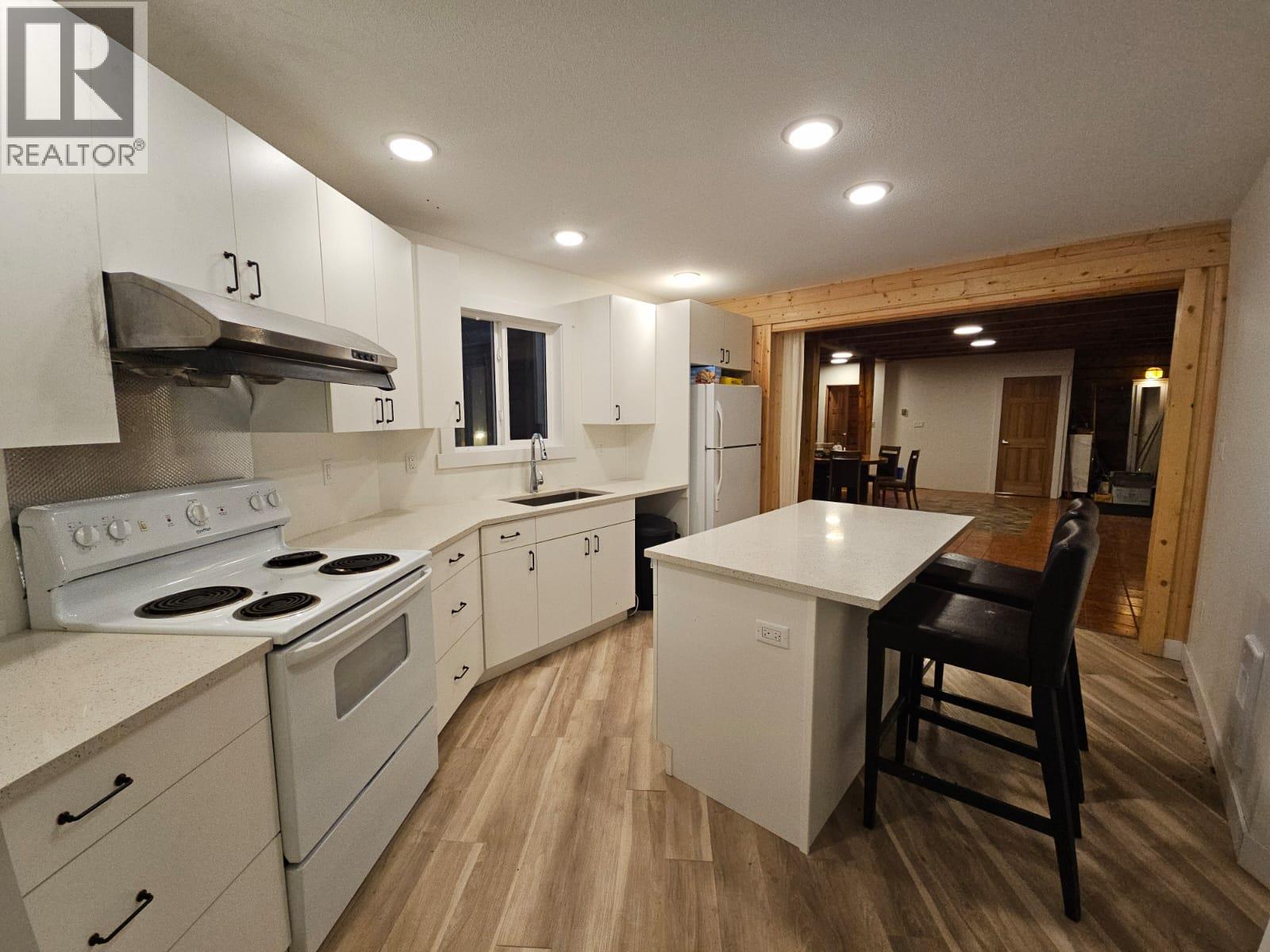 2601 Calliou Road, Chetwynd, BC - Indoor Photo Showing Kitchen