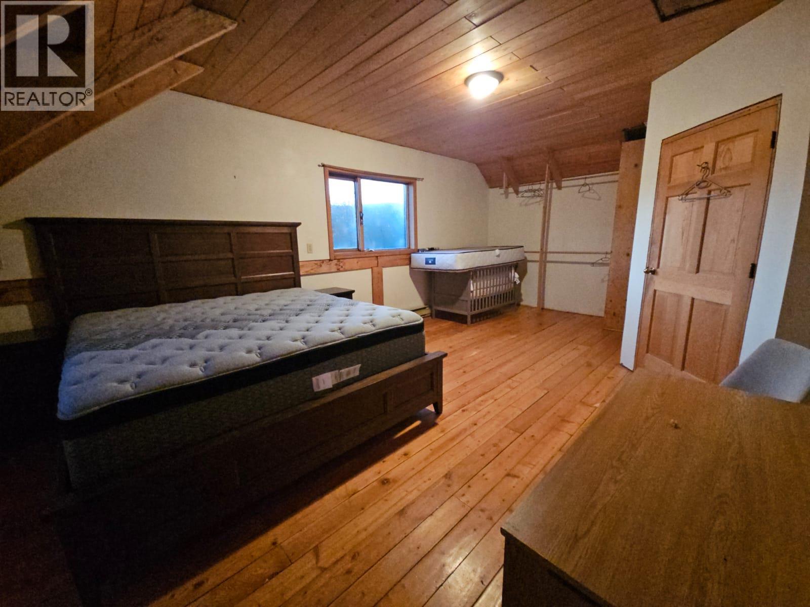 2601 Calliou Road, Chetwynd, BC - Indoor Photo Showing Bedroom