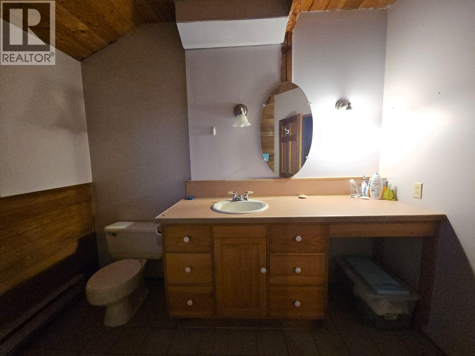 2601 Calliou Road, Chetwynd, BC - Indoor Photo Showing Bathroom