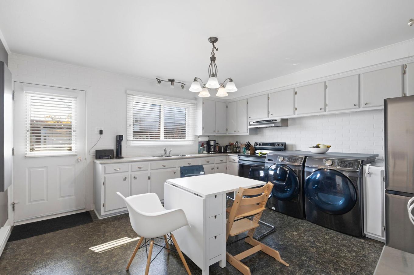 Kitchen - 2194 - 2196 Rue Cardinal, Montréal (Le Sud-Ouest), QC - Indoor Photo Showing Laundry Room