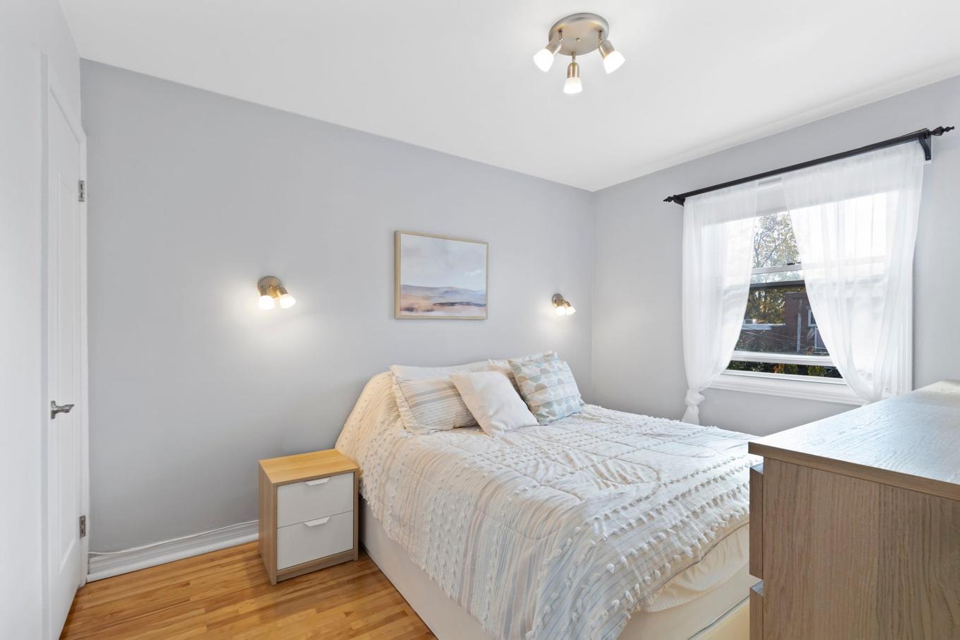 Primary bedroom - 2194 - 2196 Rue Cardinal, Montréal (Le Sud-Ouest), QC - Indoor Photo Showing Bedroom