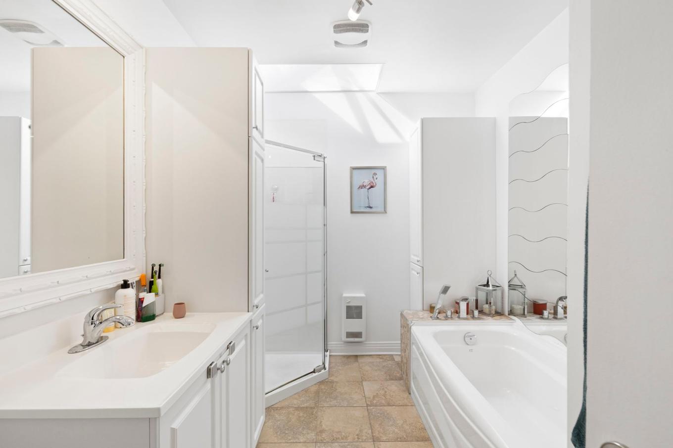 Bathroom - 2194 - 2196 Rue Cardinal, Montréal (Le Sud-Ouest), QC - Indoor Photo Showing Bathroom