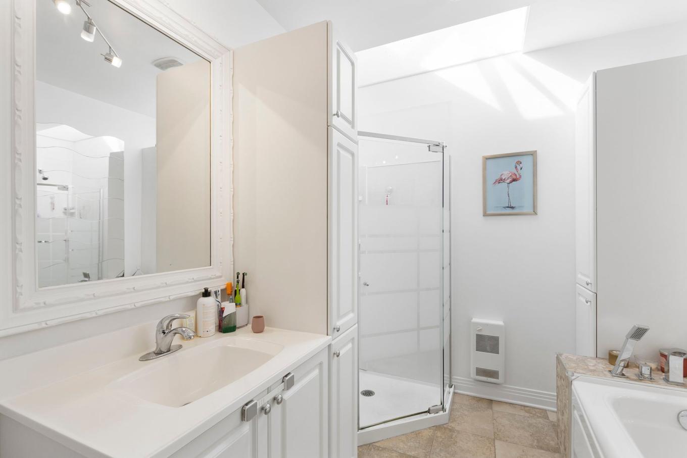 Bathroom - 2194 - 2196 Rue Cardinal, Montréal (Le Sud-Ouest), QC - Indoor Photo Showing Bathroom