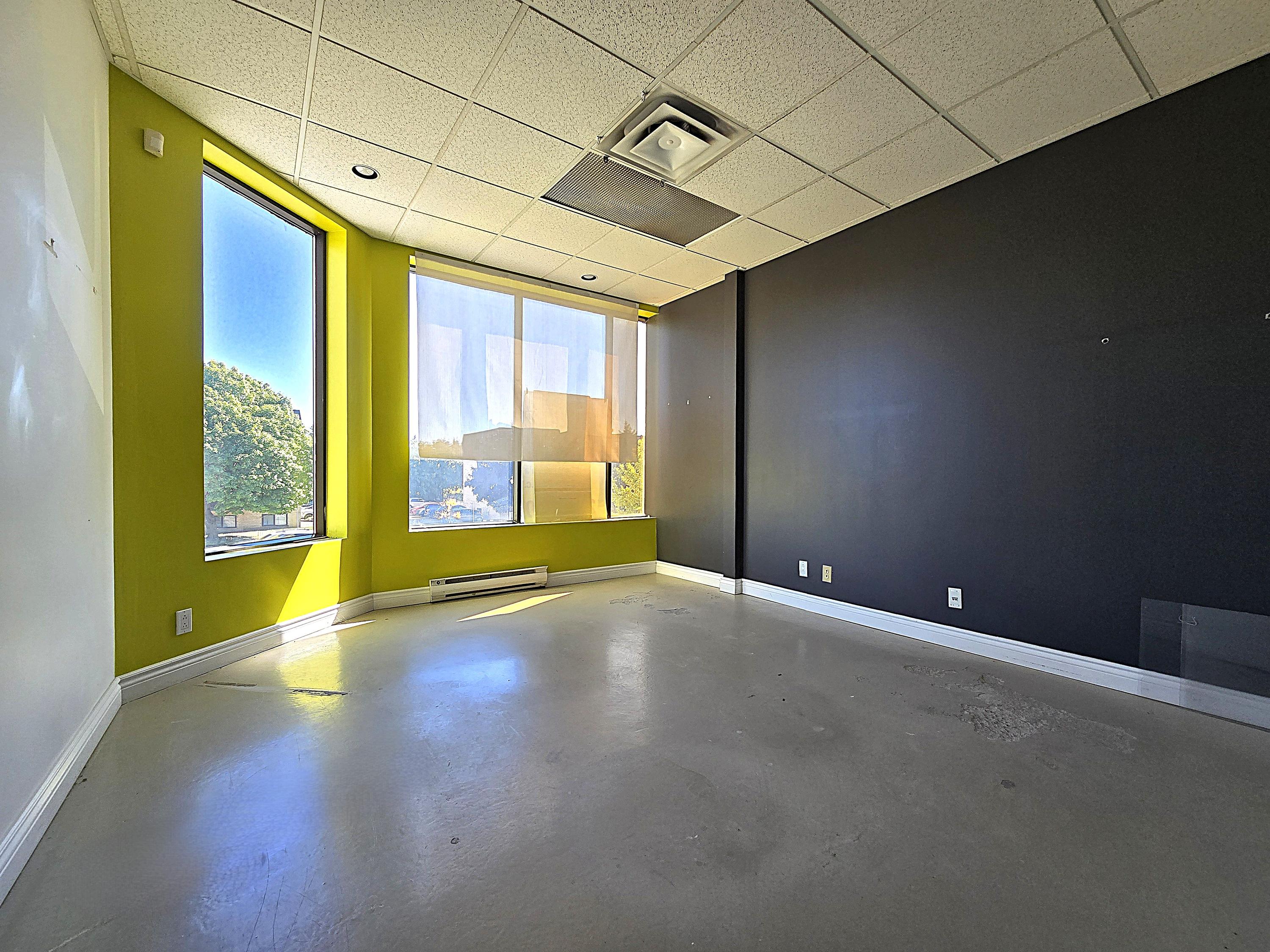 495-515 Boulevard Concorde Ouest, Laval, QC