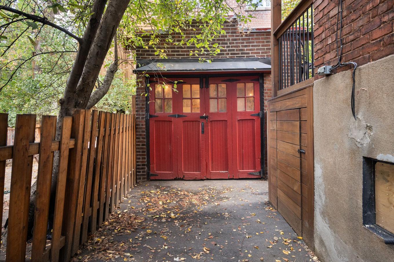 Garage - 5507 Ch. De La Côte-St-Antoine, Montréal (Côte-Des-Neiges/Notre-Dame-De-Grâce), QC - Outdoor