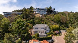 335 King George Terr Oak Bay, BC V8S 2J8