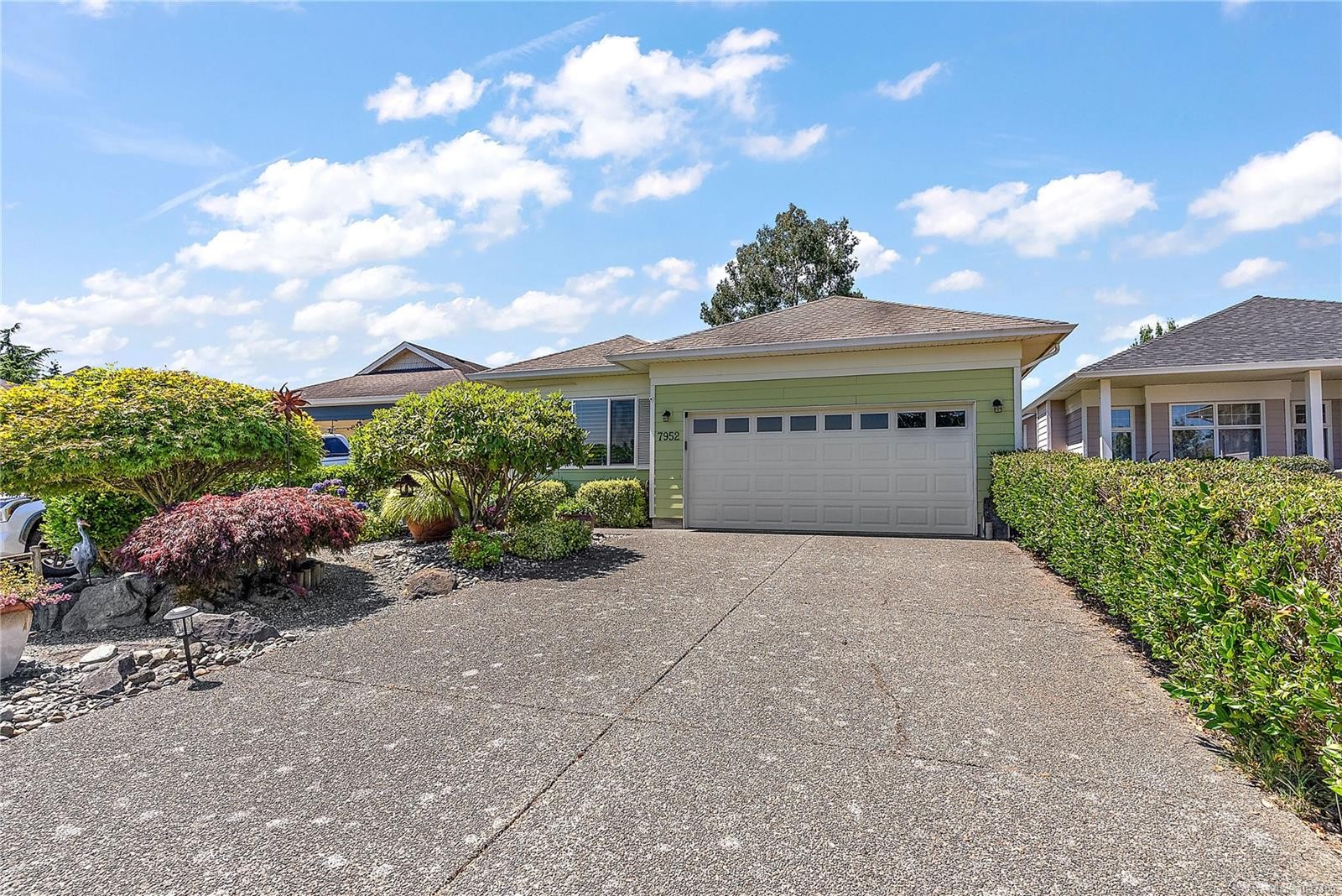 7952 Polo Park Cres, Central Saanich, BC
