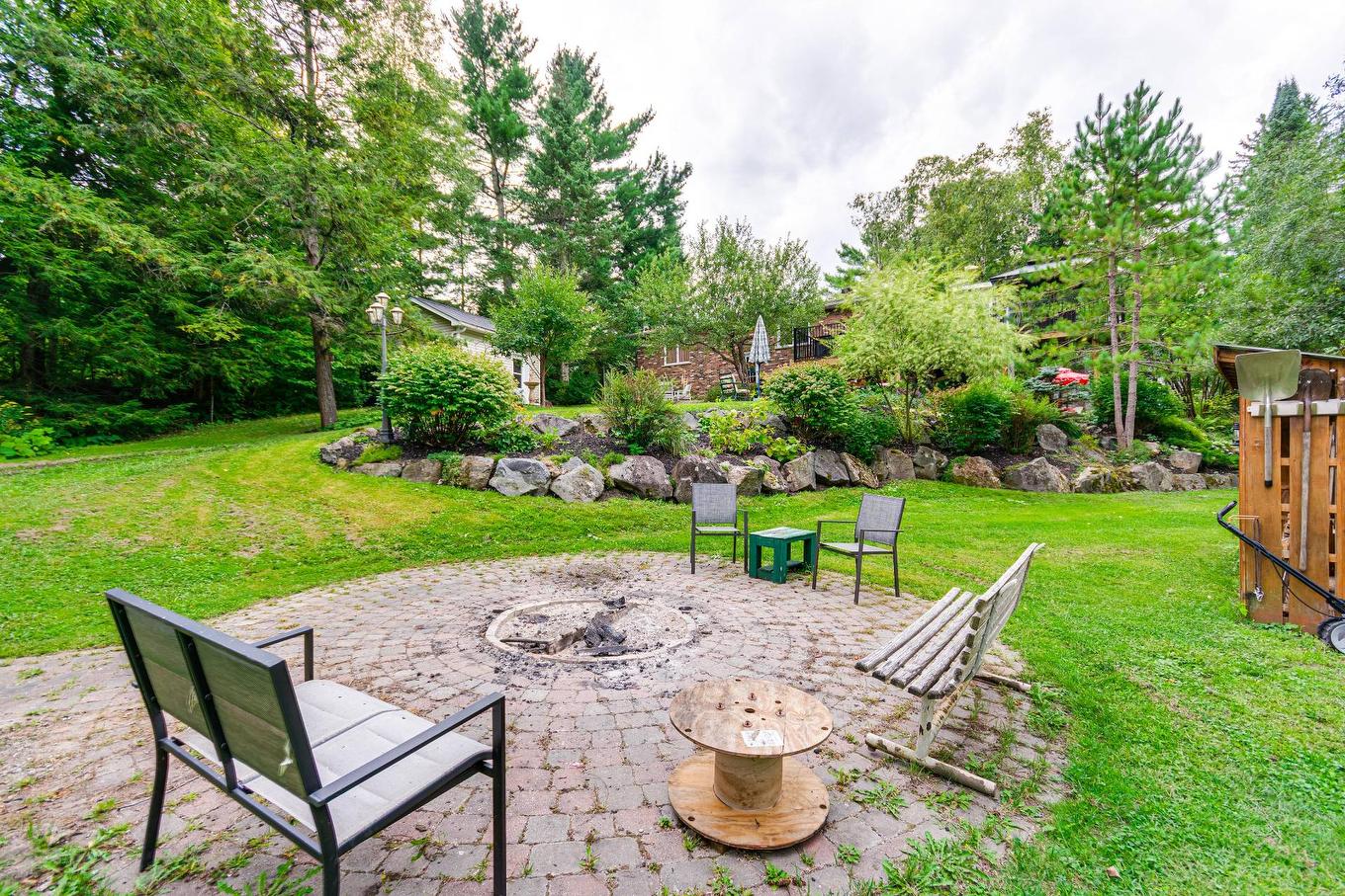Exterior - 6 Rue De L'Abitibi, Cantley, QC - Outdoor With Backyard