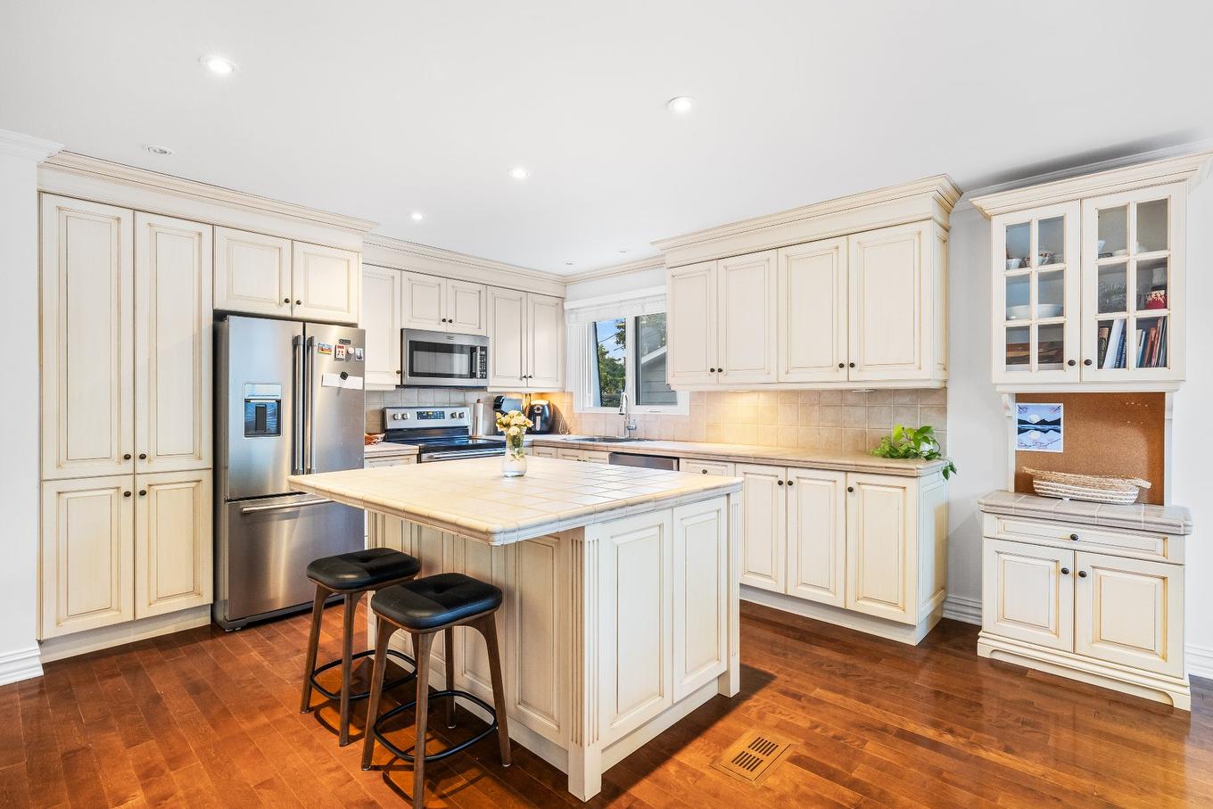 Cuisine - 71 Rue Canterbury, Dollard-Des-Ormeaux, QC - Indoor Photo Showing Kitchen