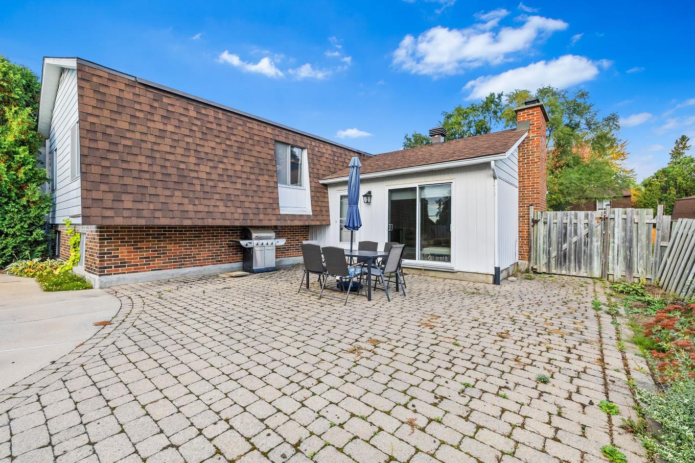 Cour - 71 Rue Canterbury, Dollard-Des-Ormeaux, QC - Outdoor With Exterior