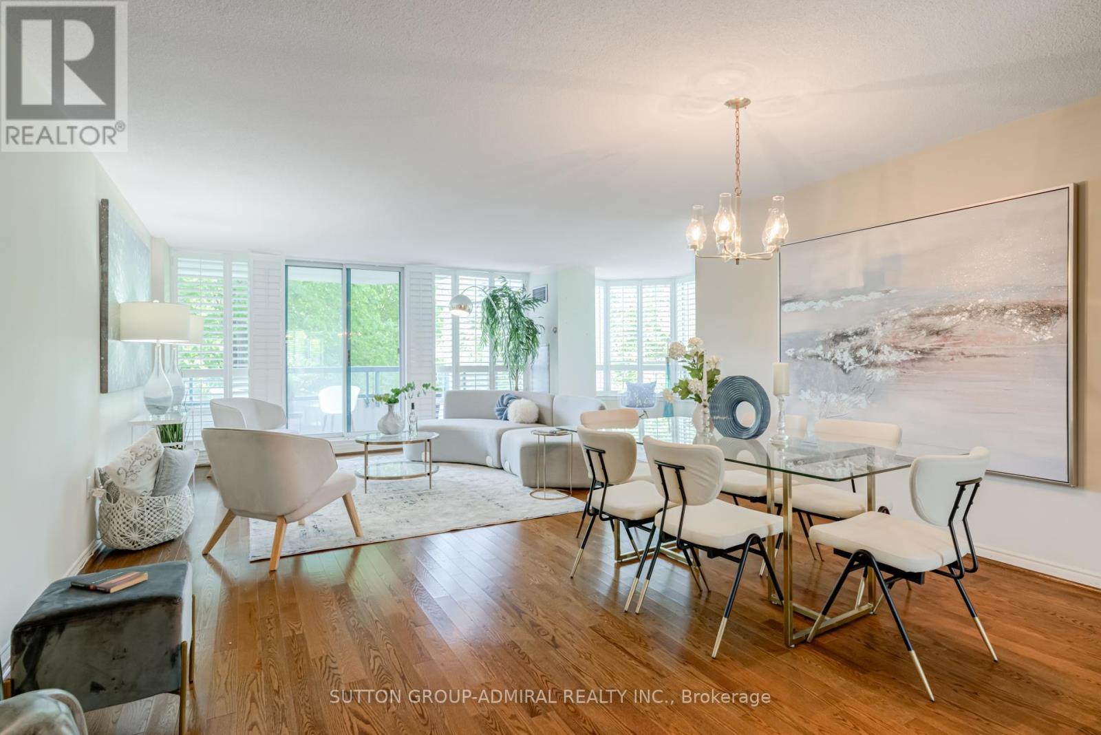 311 - 7250 Yonge Street, Vaughan, ON - Indoor