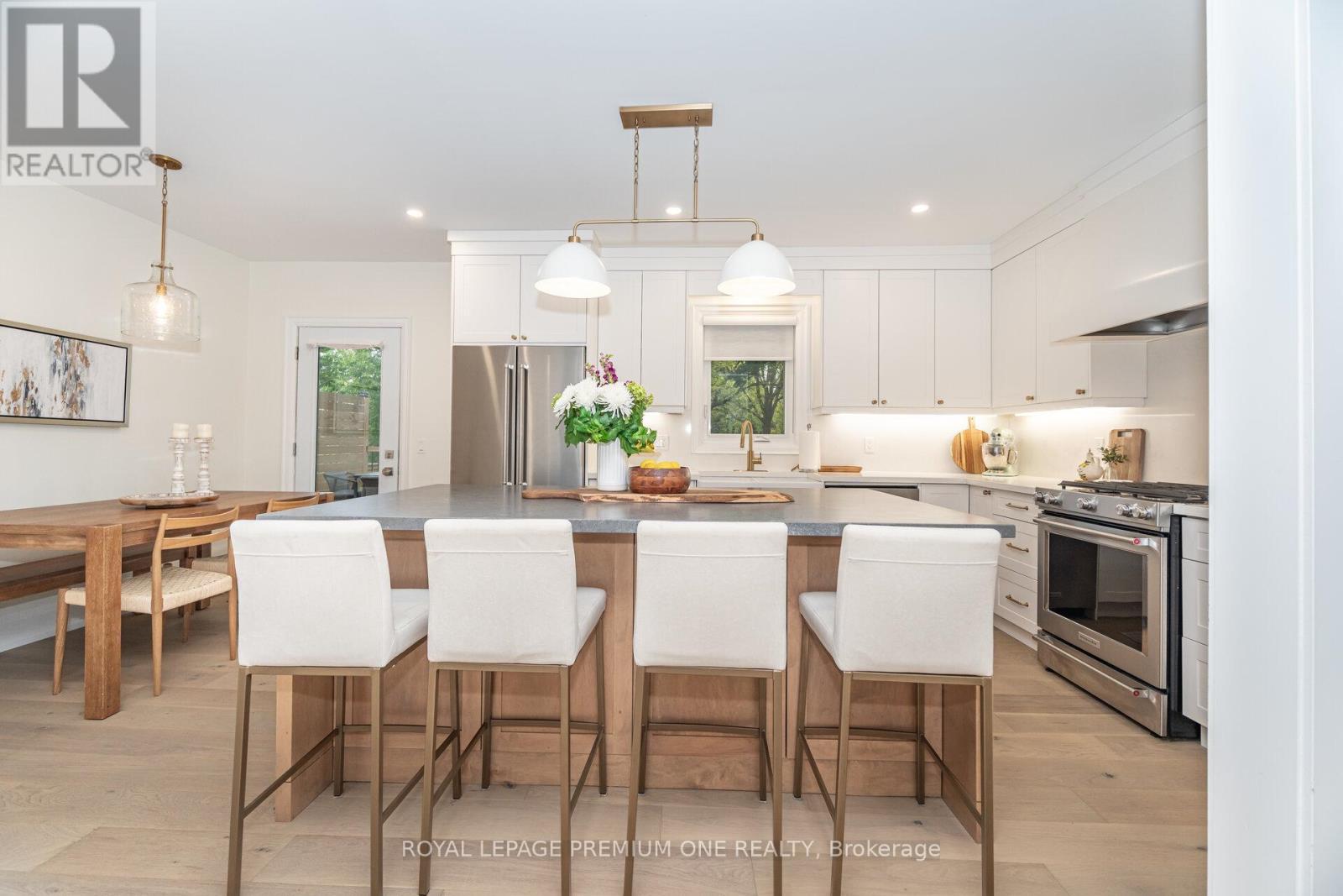 301 Court Street, Newmarket, ON - Indoor