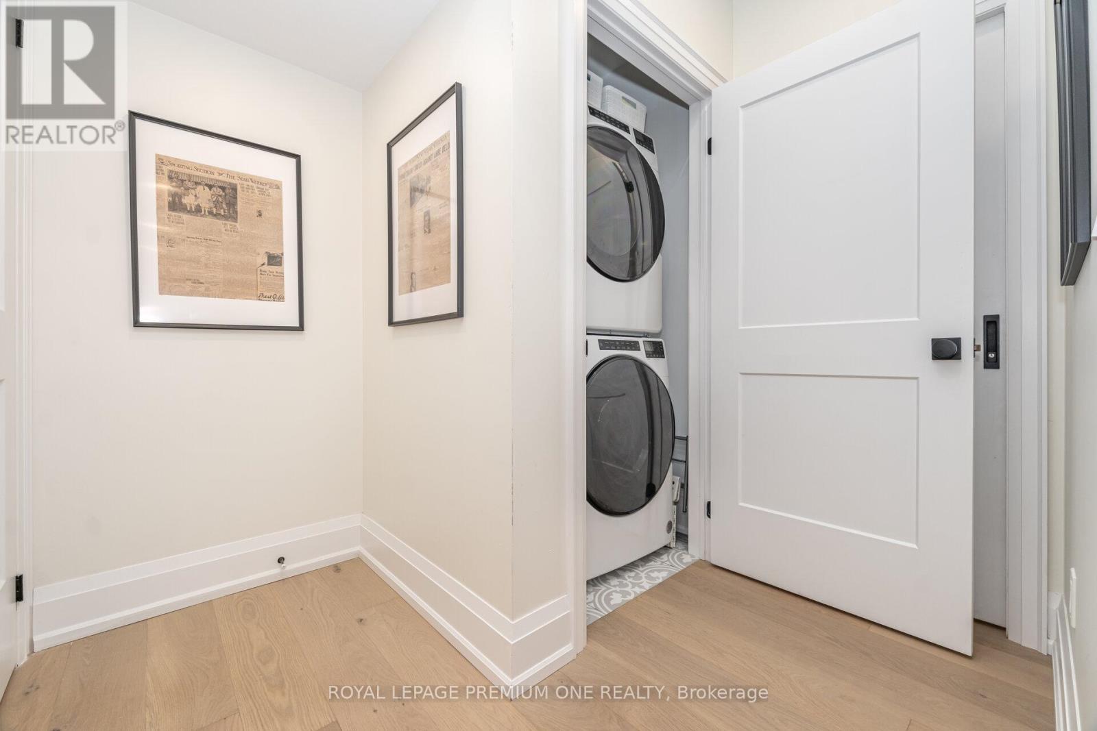301 Court Street, Newmarket, ON - Indoor Photo Showing Laundry Room