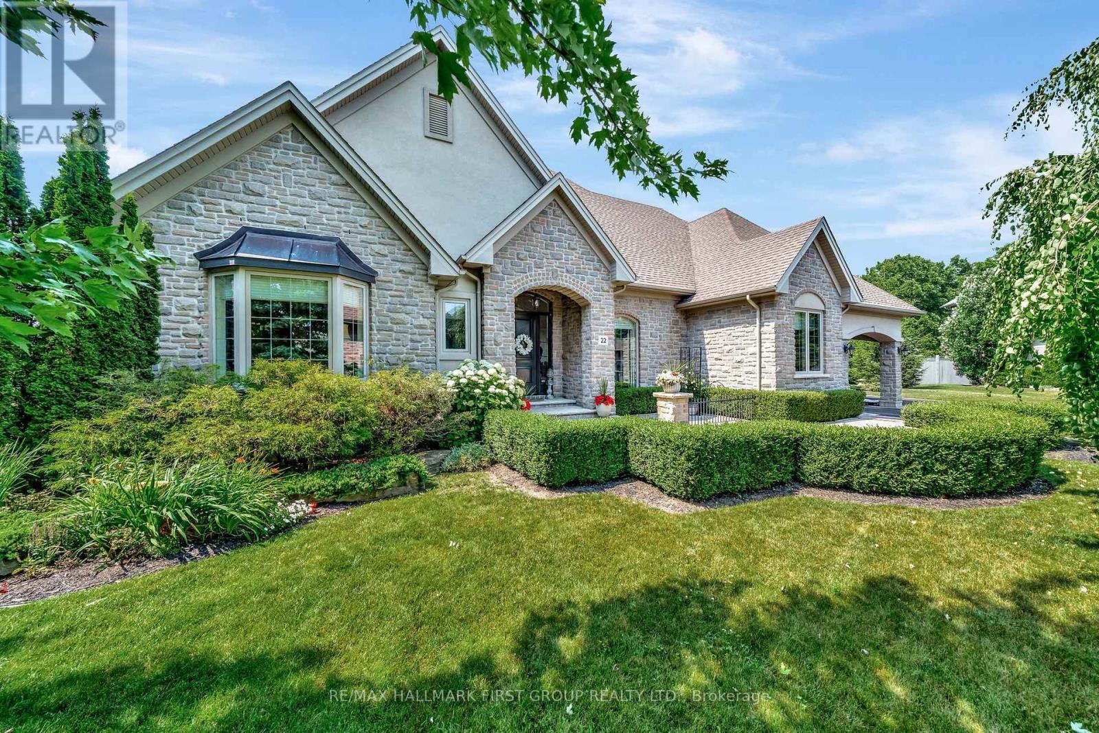 22 Rosslyn Drive, Brighton, ON - Outdoor