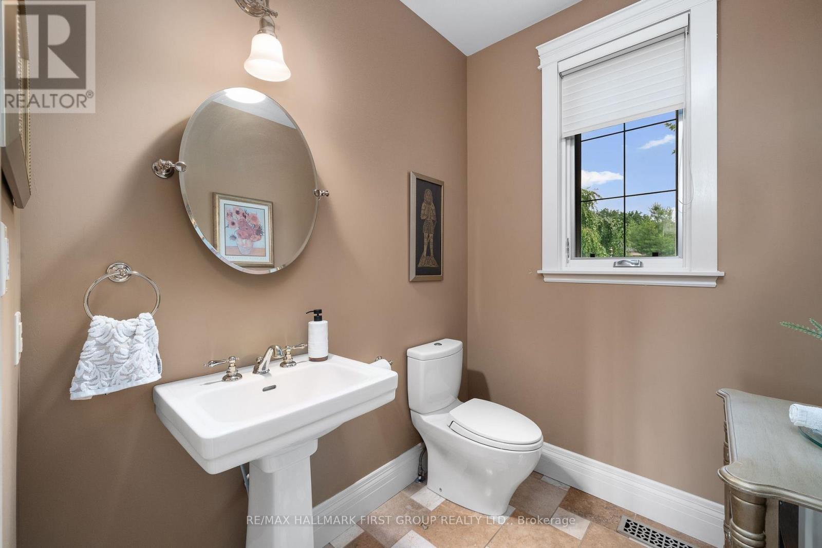 22 Rosslyn Drive, Brighton, ON - Indoor Photo Showing Bathroom
