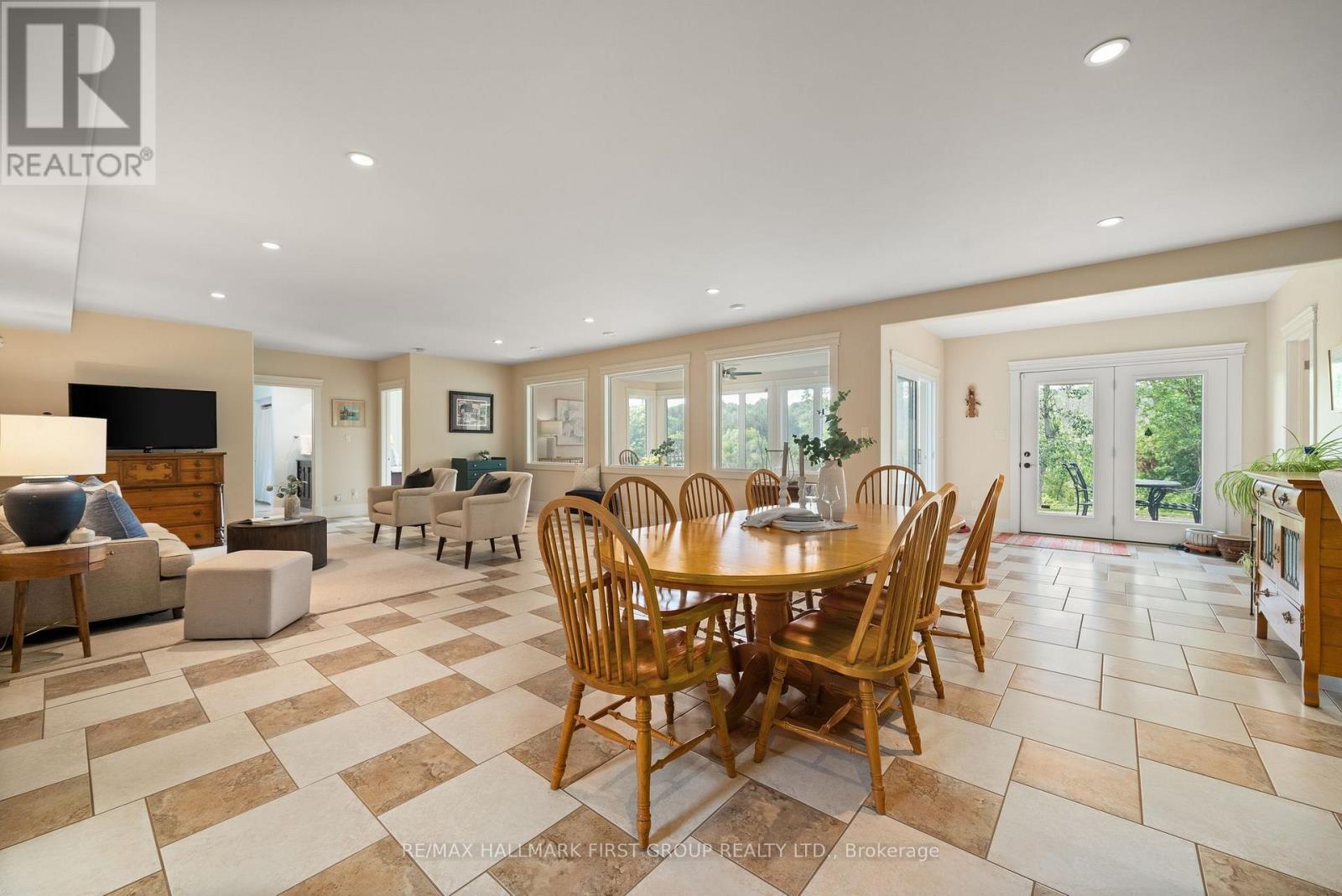 22 Rosslyn Drive, Brighton, ON - Indoor Photo Showing Dining Room