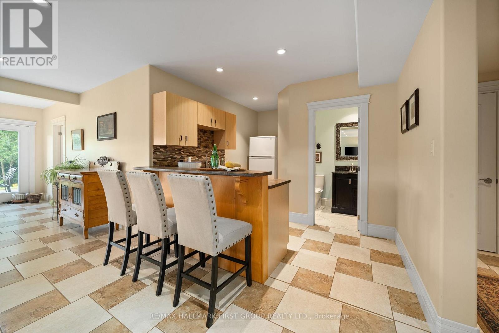 22 Rosslyn Drive, Brighton, ON - Indoor
