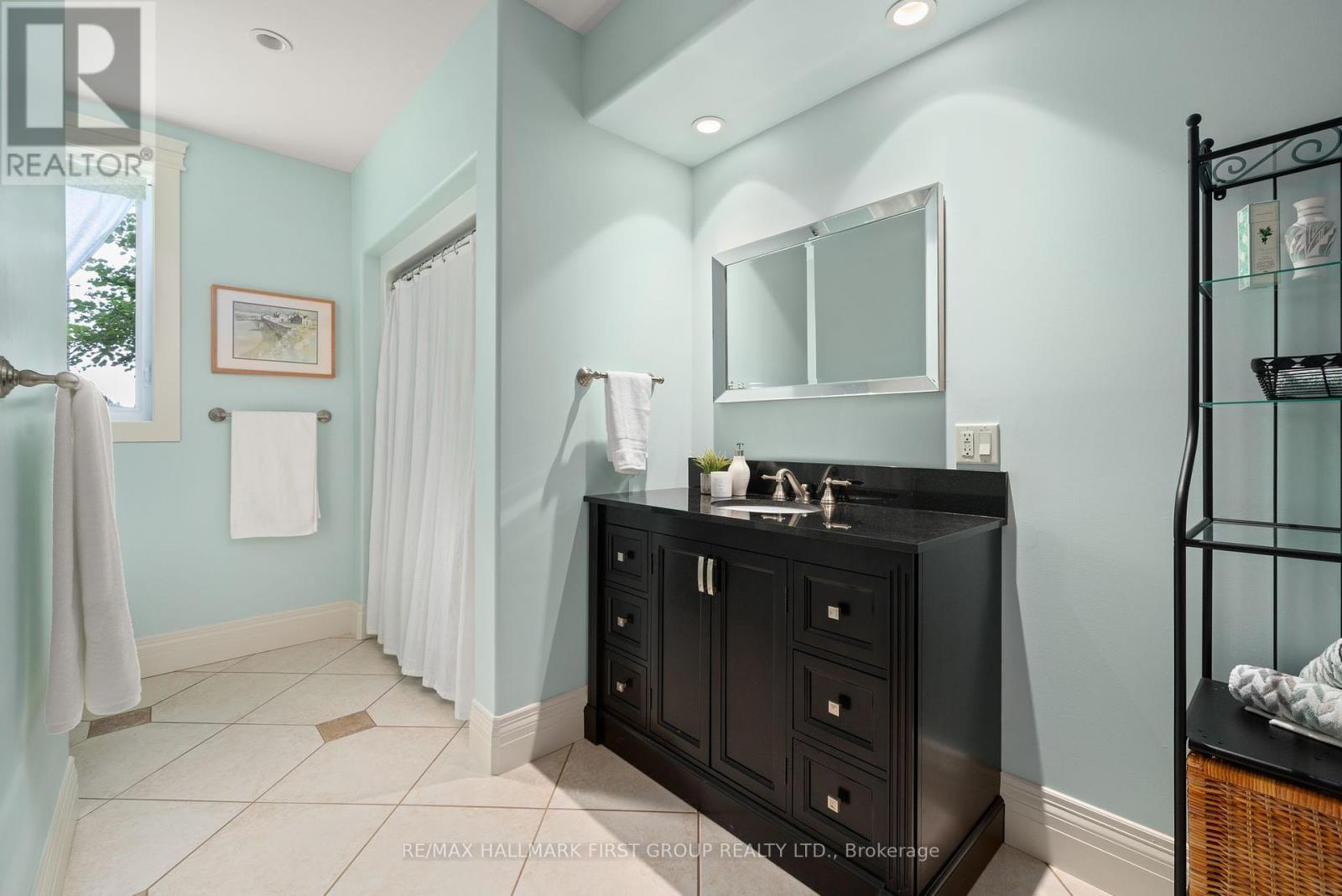 22 Rosslyn Drive, Brighton, ON - Indoor