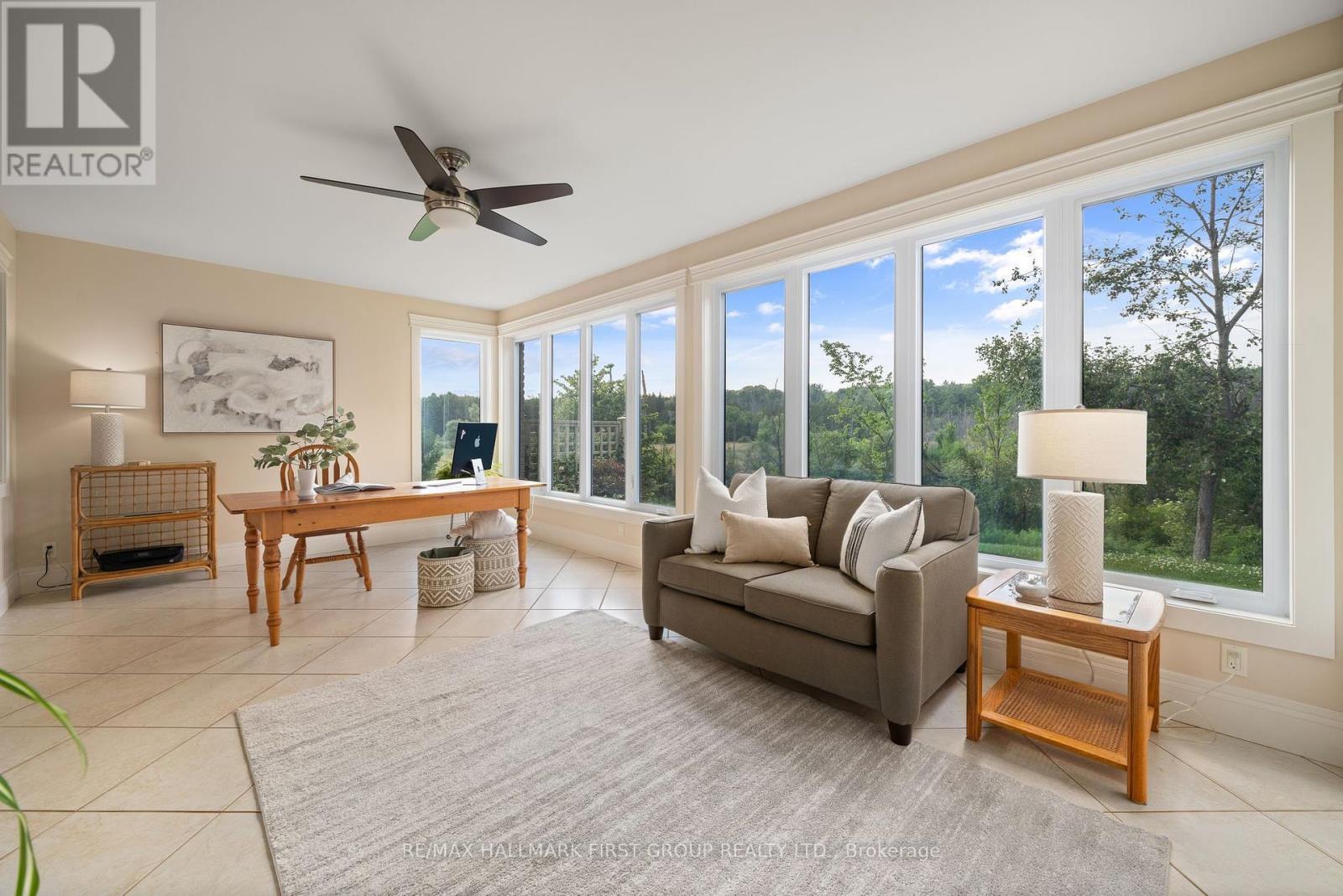 22 Rosslyn Drive, Brighton, ON - Indoor Photo Showing Living Room
