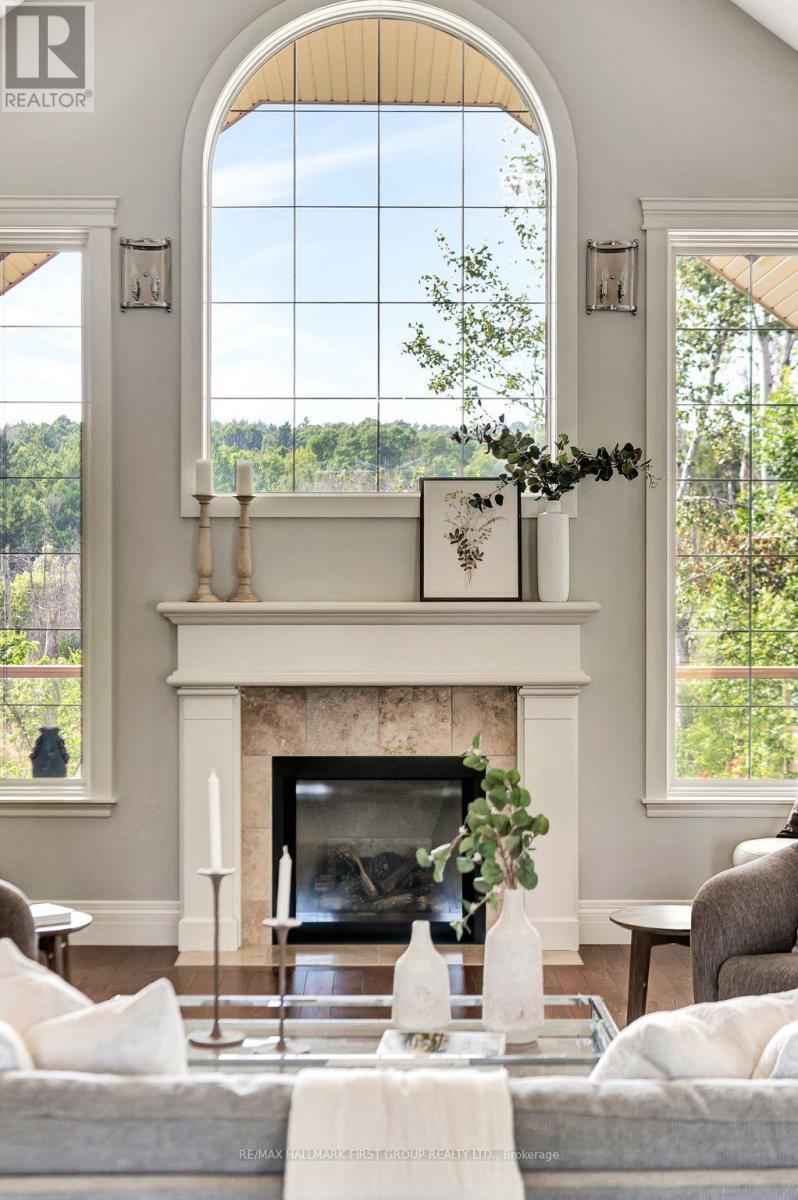 22 Rosslyn Drive, Brighton, ON - Indoor Photo Showing Living Room With Fireplace
