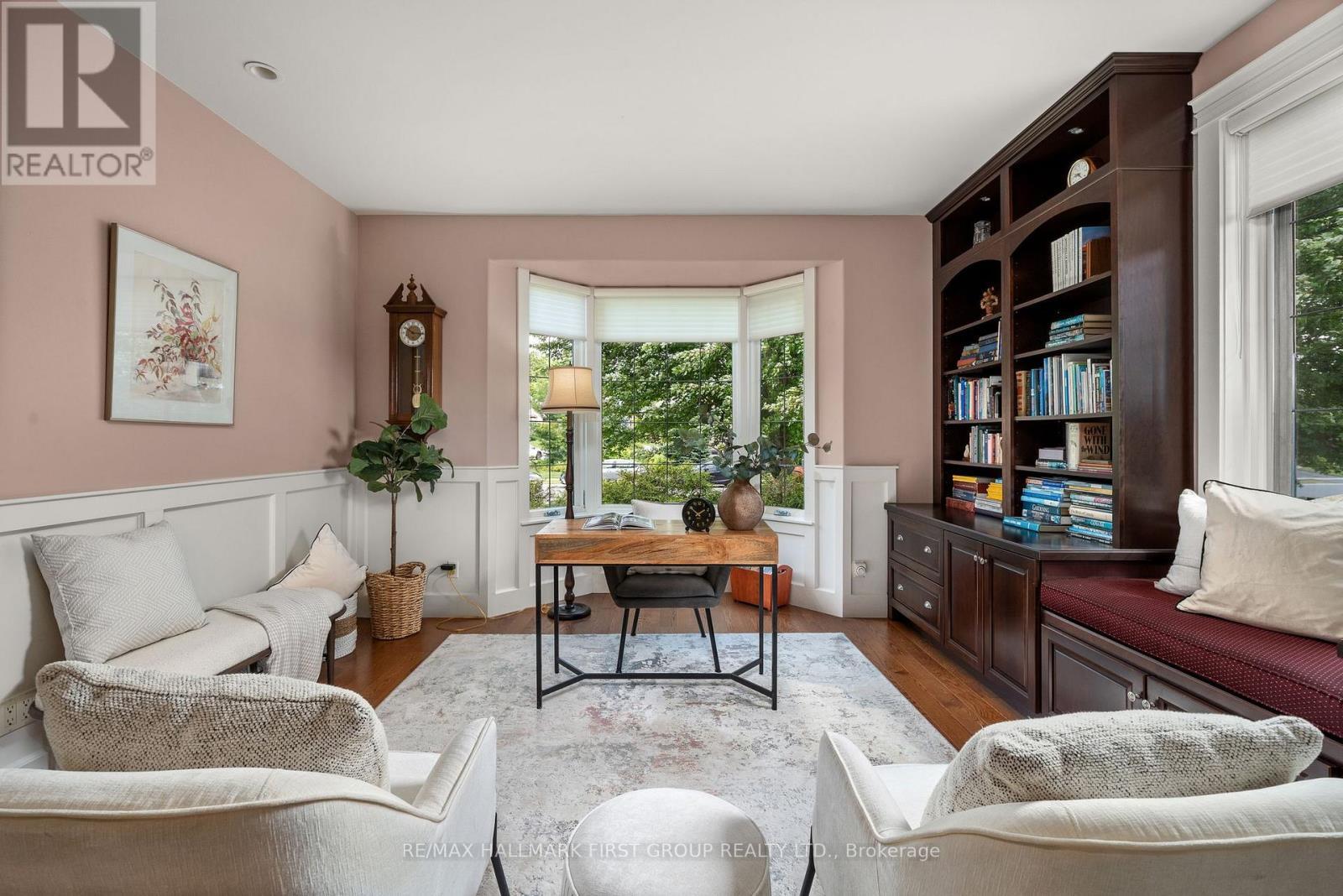 22 Rosslyn Drive, Brighton, ON - Indoor Photo Showing Living Room
