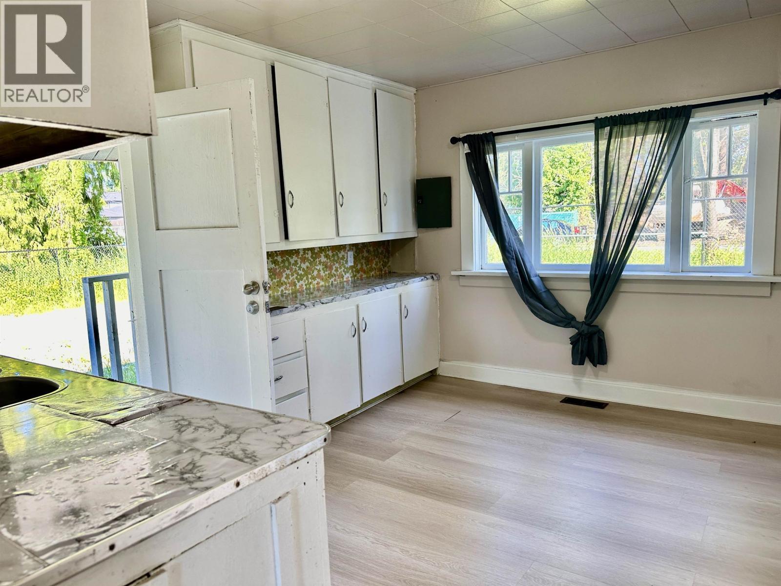 6063 9Th Avenue, Burnaby, BC