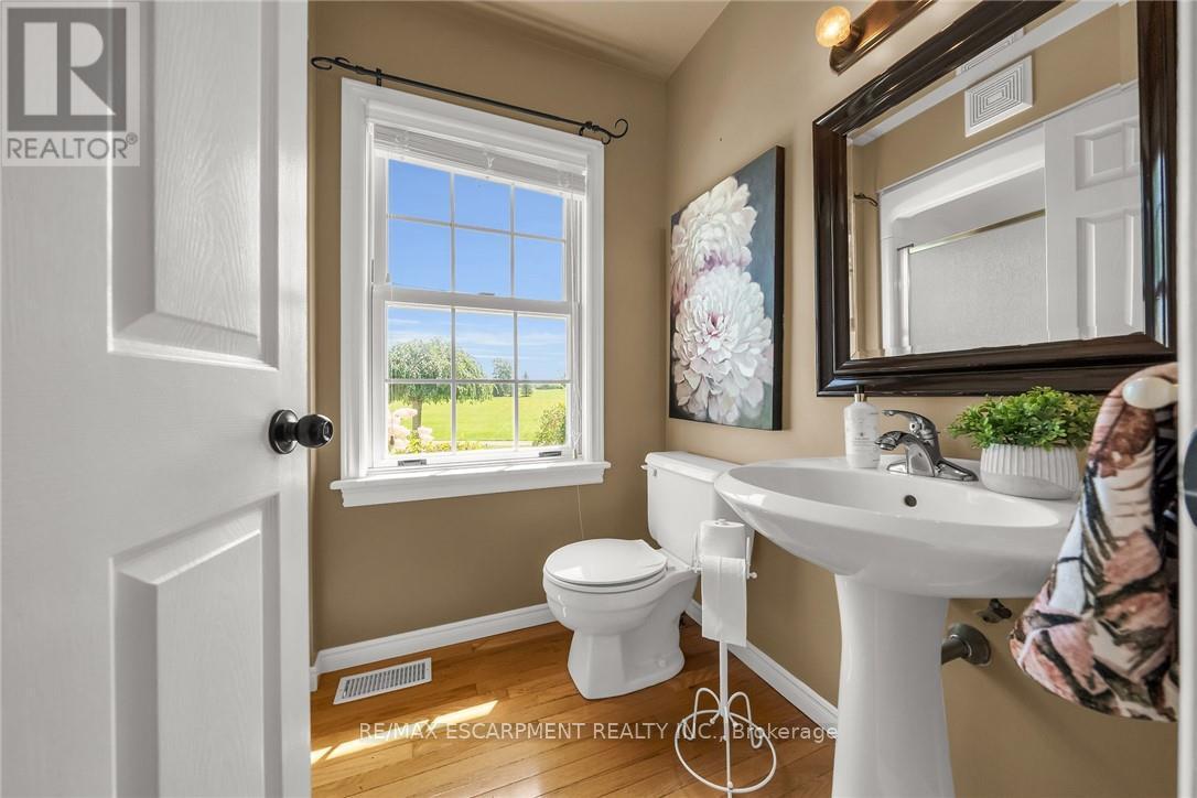 1042 River Road, Haldimand, ON - Indoor Photo Showing Bathroom