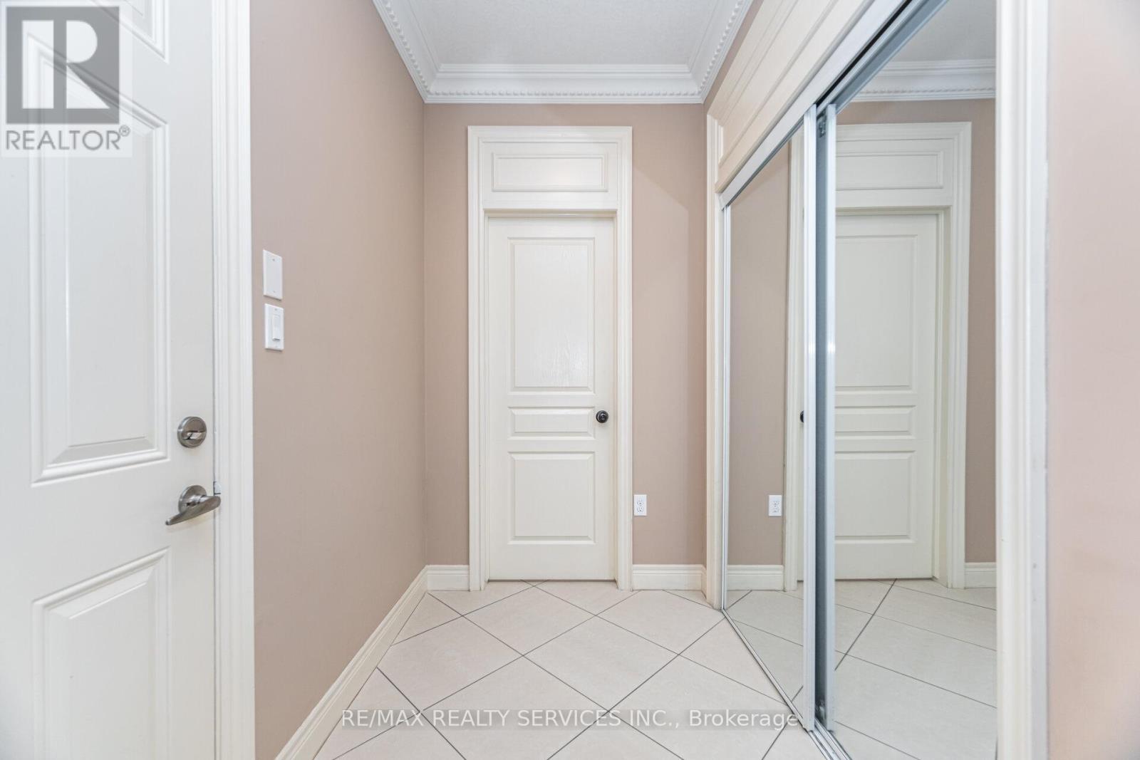 9 Lorupe Court, Hamilton, ON - Indoor Photo Showing Other Room