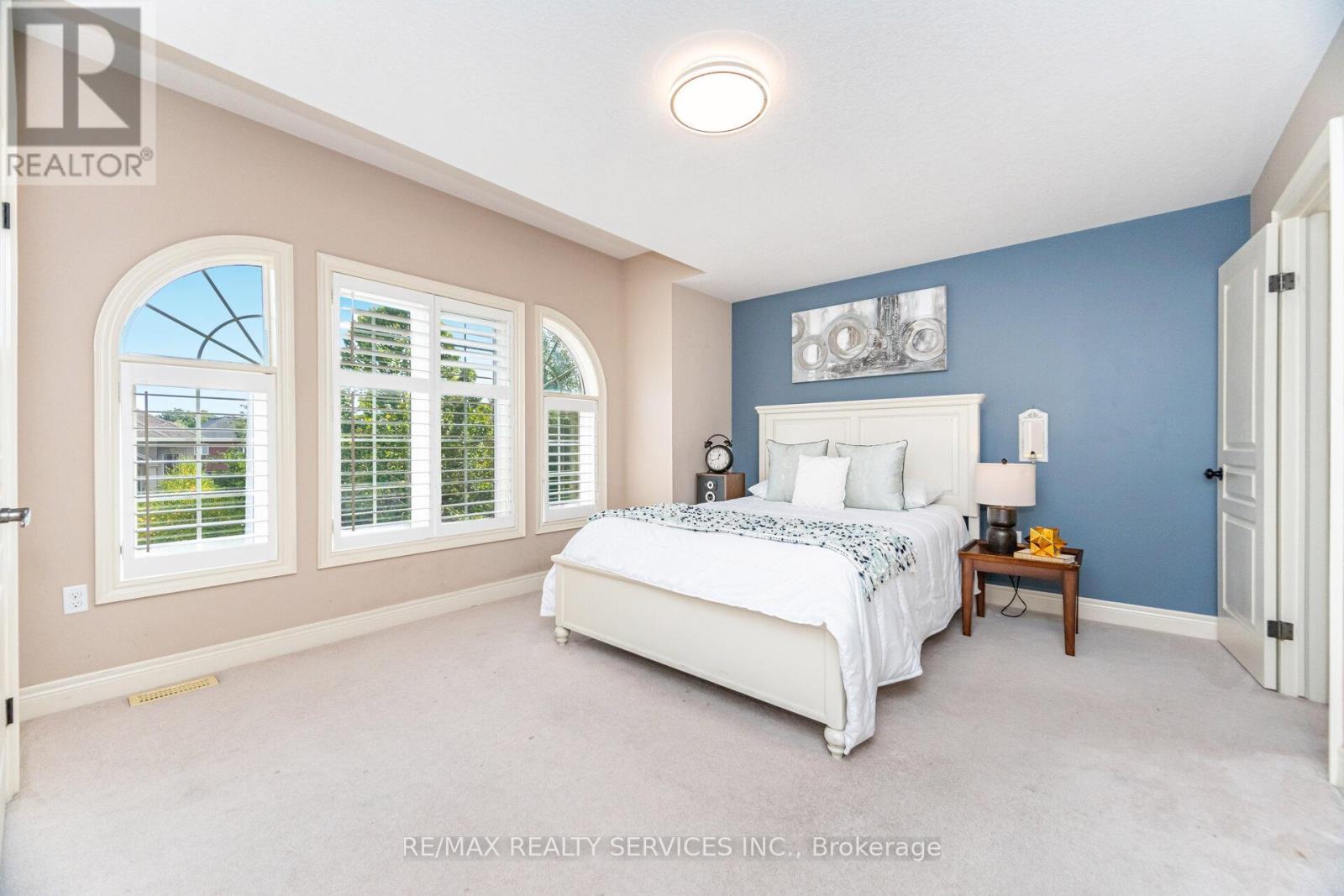 9 Lorupe Court, Hamilton, ON - Indoor Photo Showing Bedroom