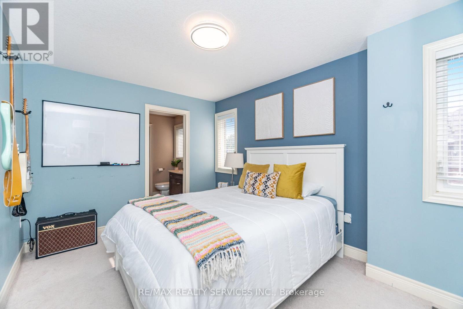 9 Lorupe Court, Hamilton, ON - Indoor Photo Showing Bedroom
