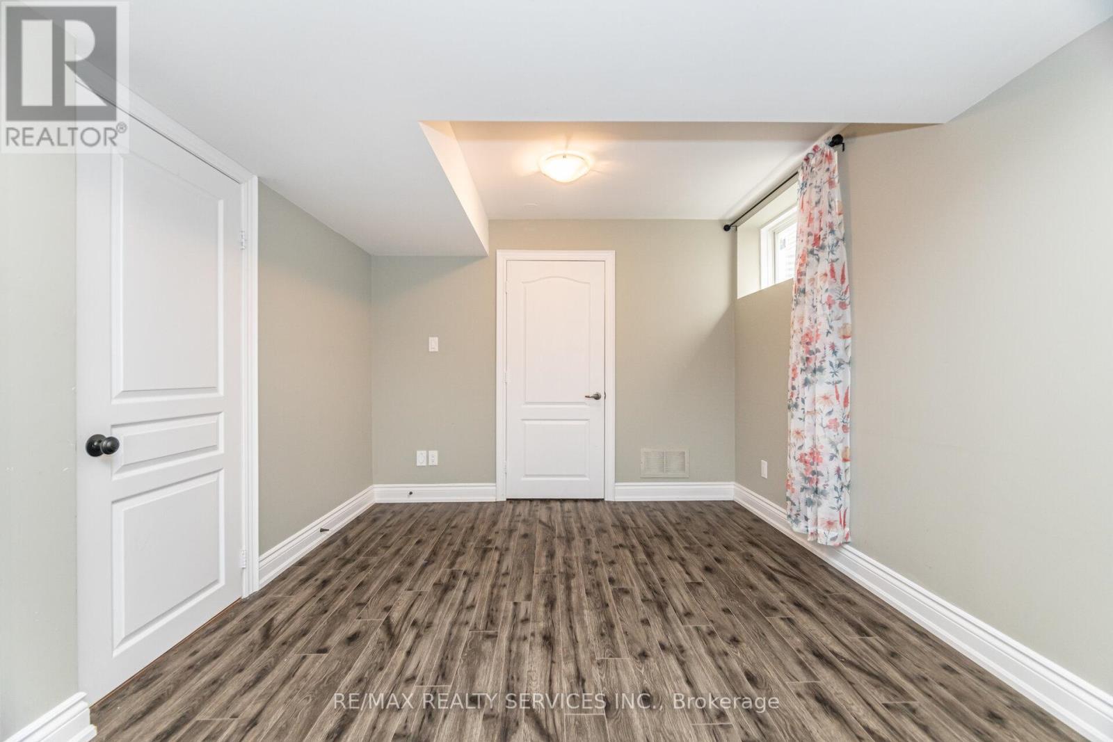 9 Lorupe Court, Hamilton, ON - Indoor Photo Showing Other Room
